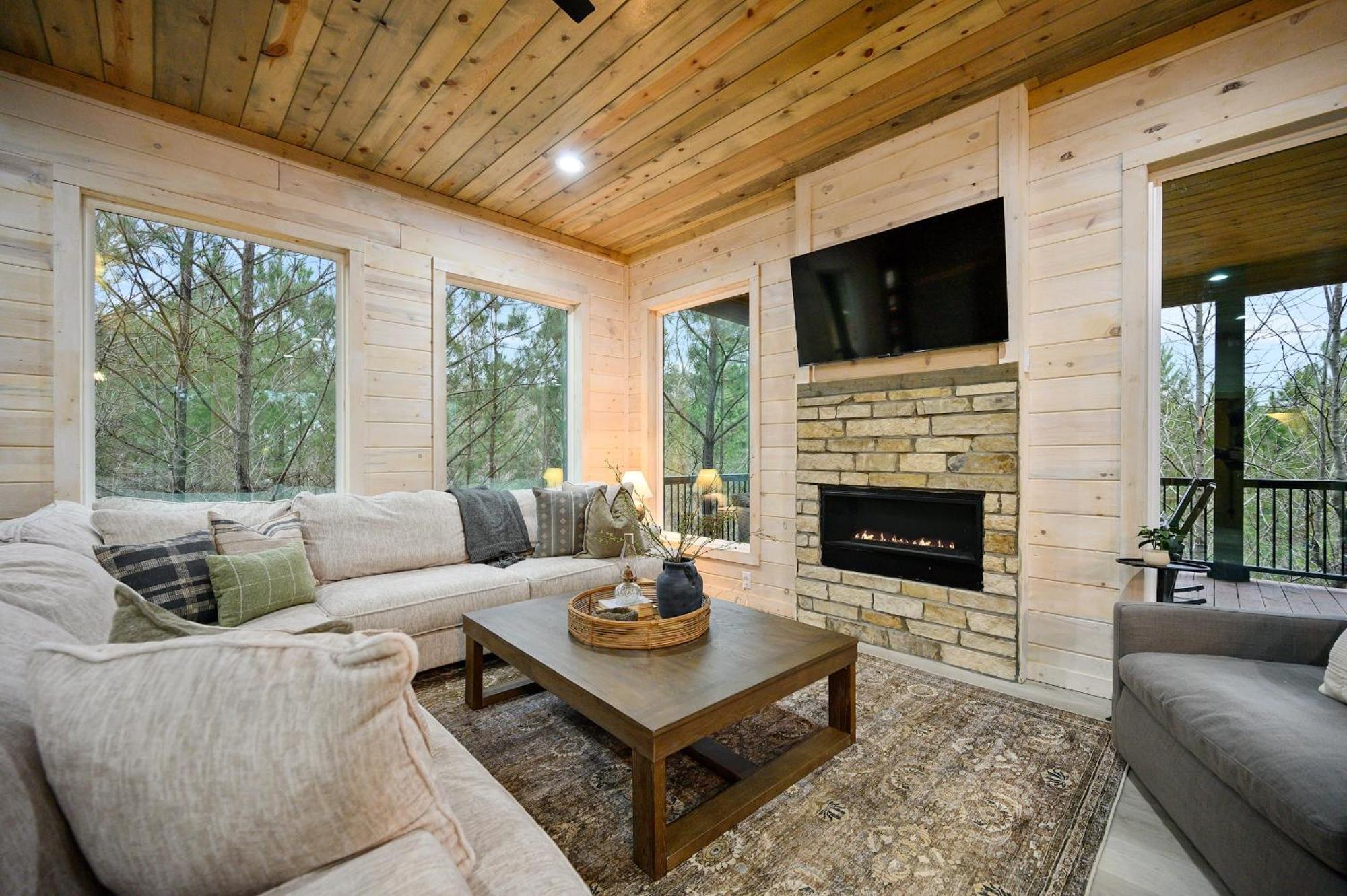 Pines And Recreation Villa Броукън Боу Екстериор снимка