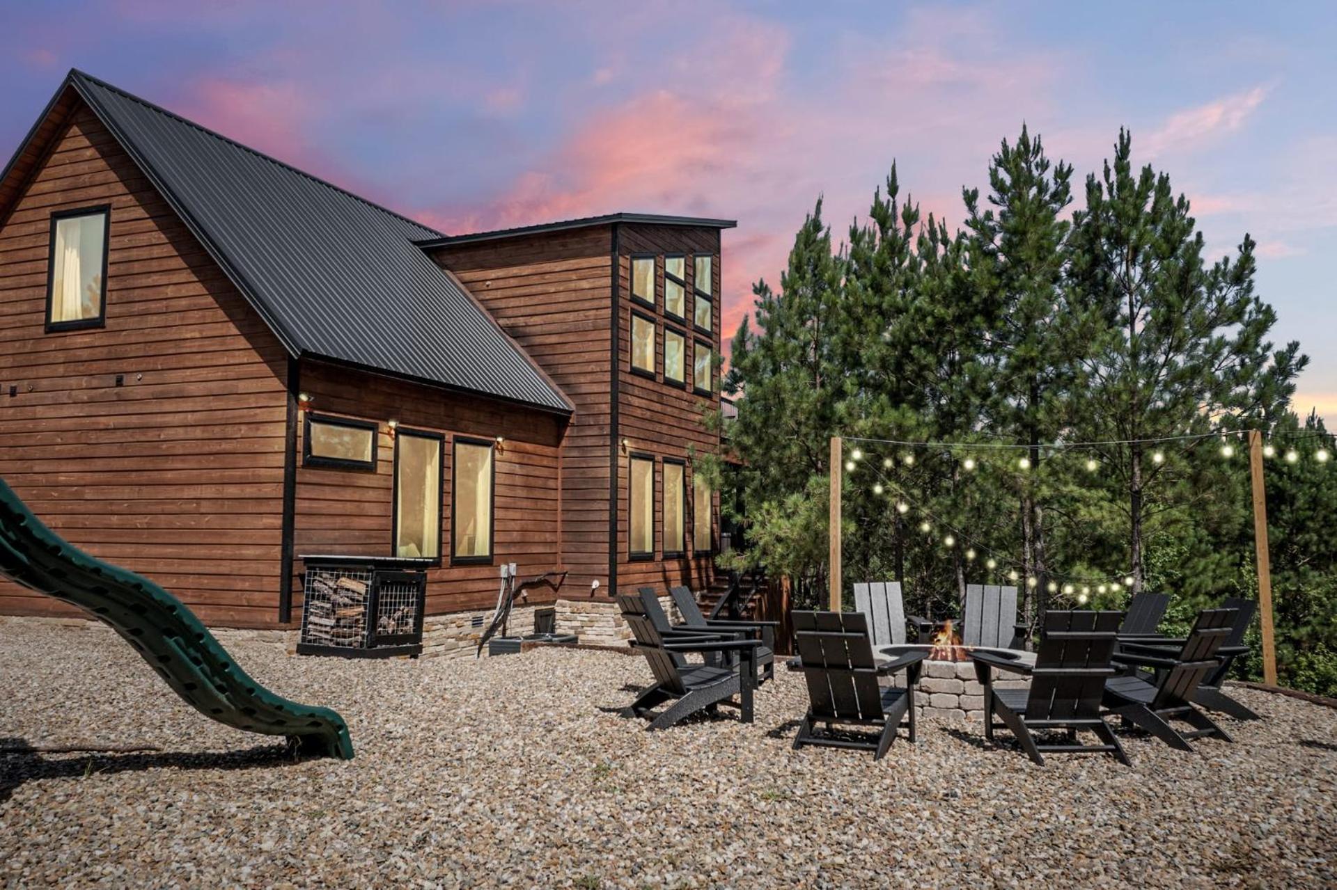 Pines And Recreation Villa Броукън Боу Екстериор снимка